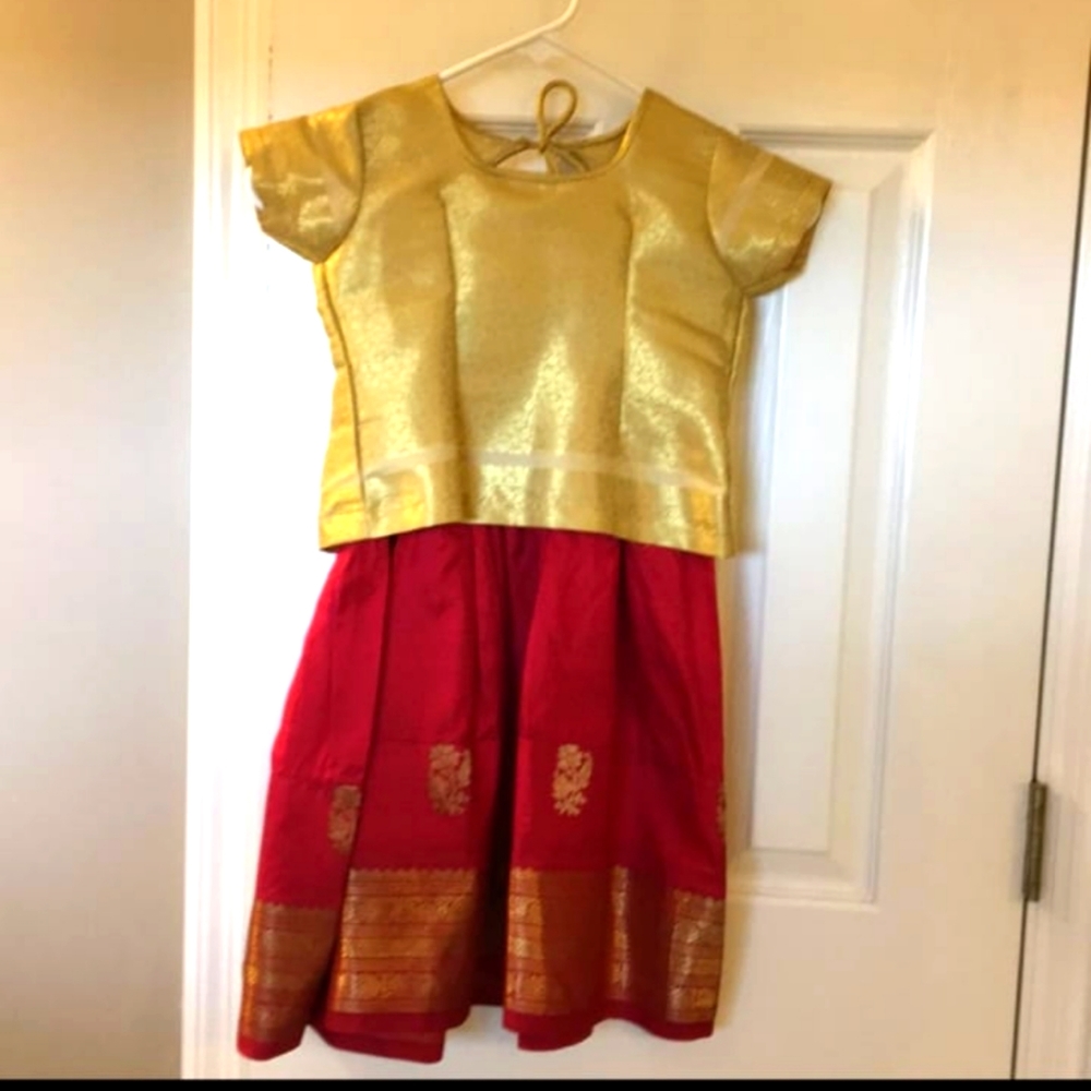 Beautiful silk lahnga and top for 3 to 5 years girl